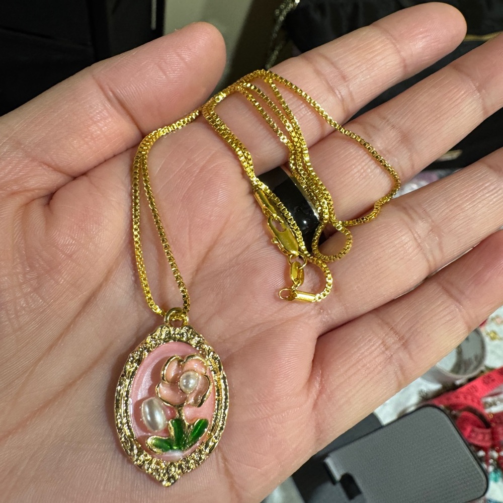 18 k gold plated Gold and Pink Floral Pendant Necklace - Picture 2 of 6